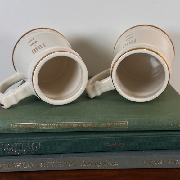 Vintage Gold Trimmed Ceramic Mug 1965 1966 Set - Picture 2 of 8